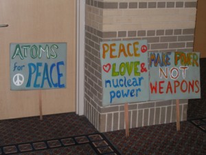 Pro-nuclear signs for the MOX meeting